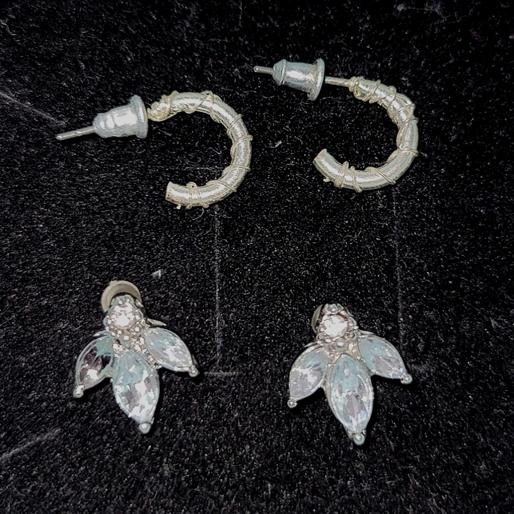 Bundle of two silver based earrings